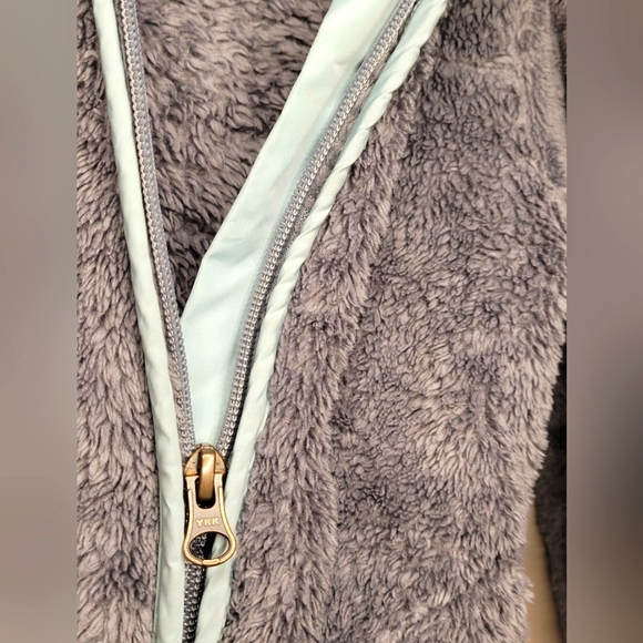 ⏰️3/10$ 5T Old Navy gray fleece vest - Picture 3 of 5